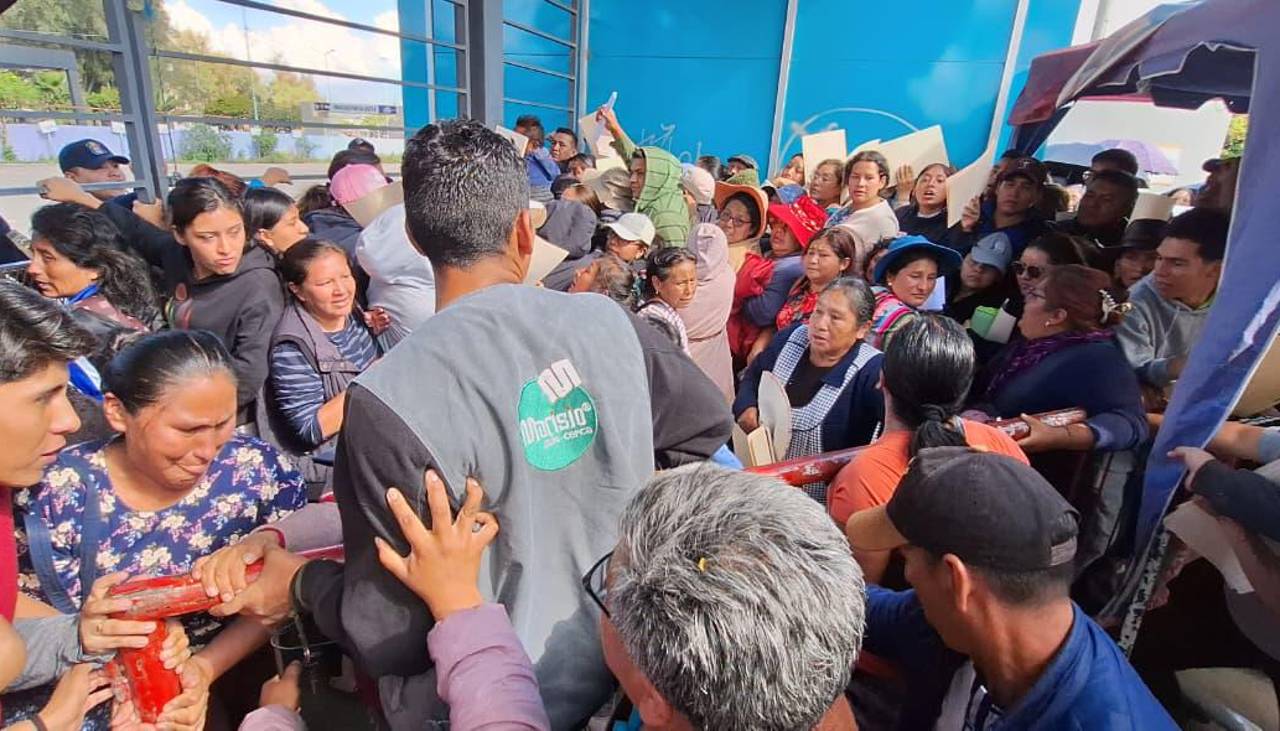 Se registran peleas entre comerciantes previo a la venta de espacios para el Corso de Corsos 
