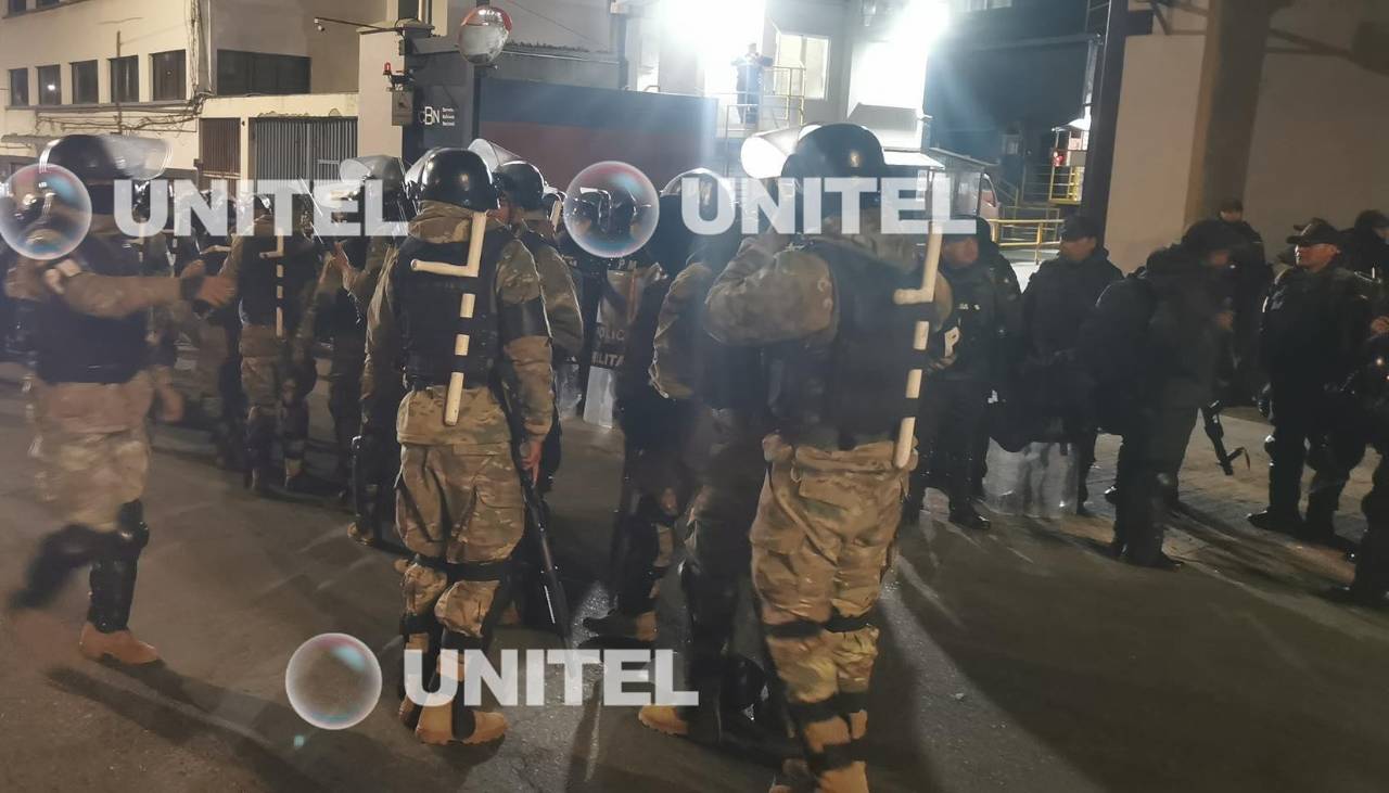 FFAA descarta uso de armas letales en operativos de desbloqueo en La Paz