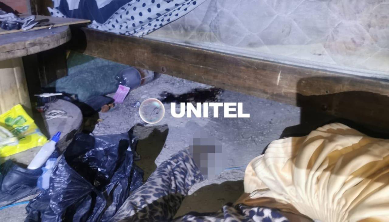 Hallan a mujer y a su padre sin vida en el cuarto de una casa habitada