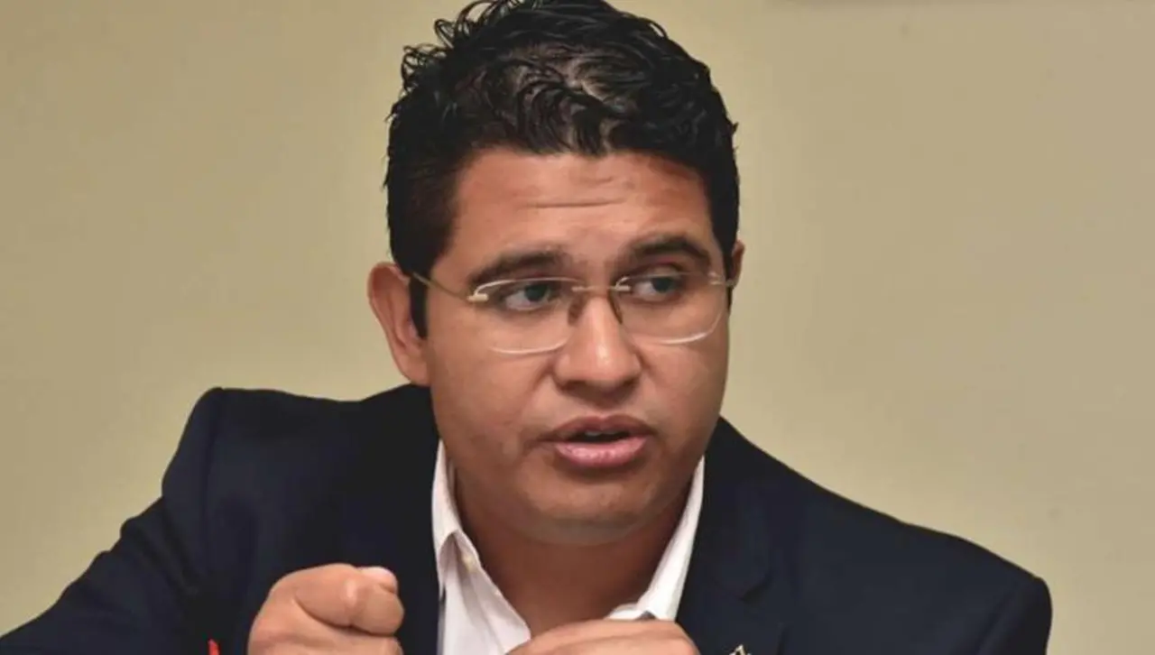 Piden solidaridad por Vladimir Peña, el exsecretario de la Gobernación cruceña, quien atraviesa un delicado momento