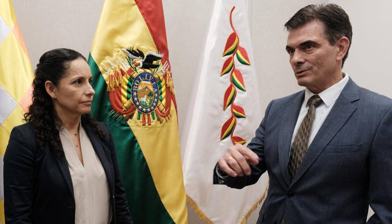 Claudia Cronembold renuncia a la presidencia de YPFB tras tres semanas de gestión