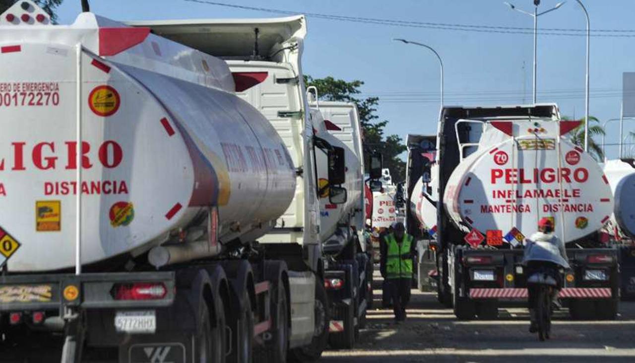 Cisterneros dicen que solo el 40% de su sector está operando en el país debido a las filas por combustible 