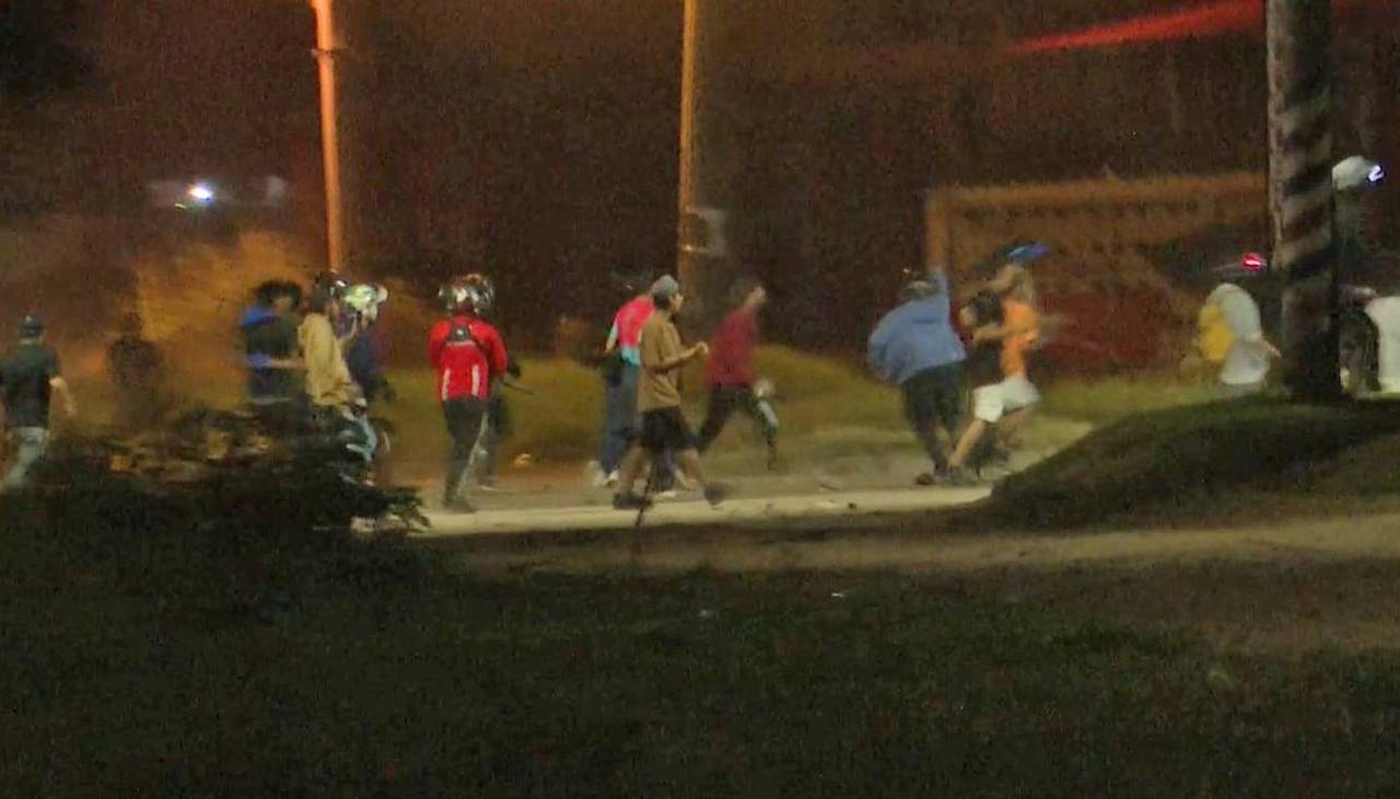 Cansados de los robos, deliverys y mototaxistas se enfrentaron con personas en situación de calle