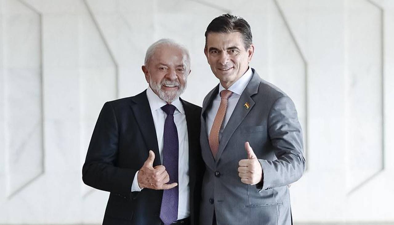 Lula felicita a Paz por cómo “lidia con la crisis política” y resalta apertura al diálogo