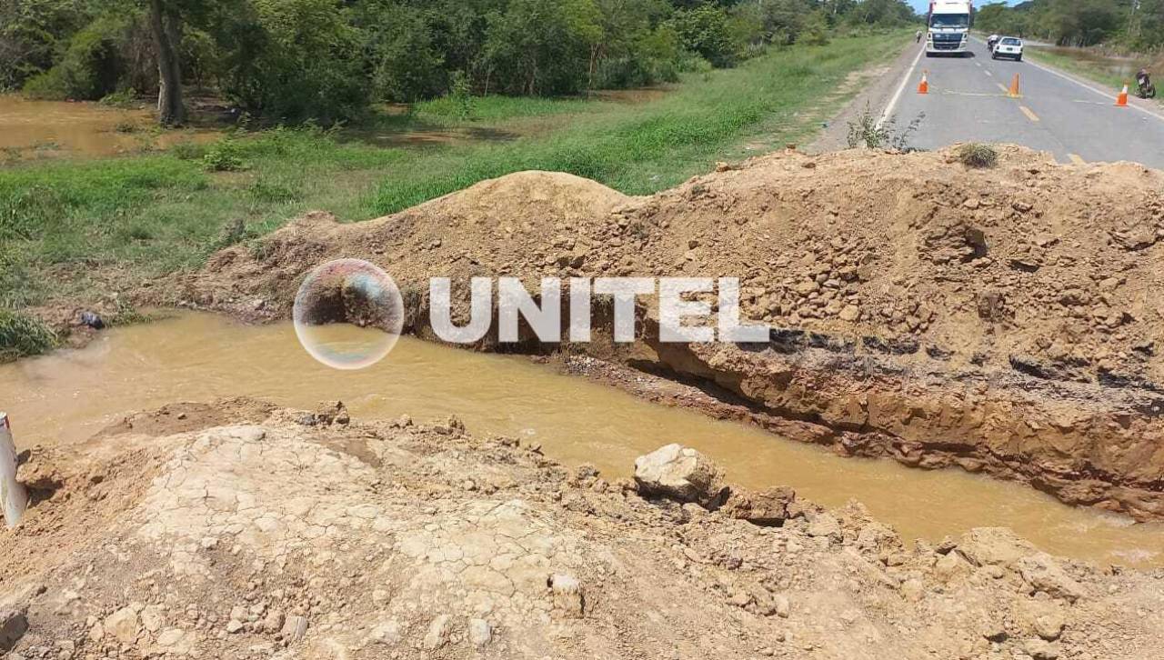 ABC señala que reparar la carretera al Beni que fue cortada por comunarios demorará al menos 20 días