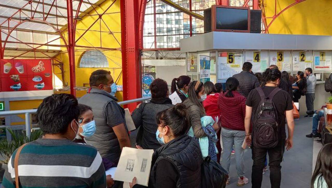 ¿Desea viajar con sus hijos en vacación? Terminal de La Paz amplia horario para sacar permisos