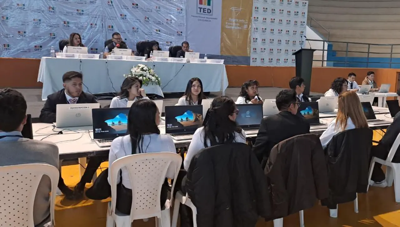 El TSE y los tribunales departamentales instalan Sala Plena para iniciar el proceso para el cómputo de votos