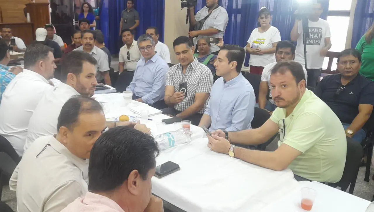 “Para tener una patria sana se deben hacer ajustes”: Gobierno se reúne con gremiales por el DS 5503 y cuestiona movilizaciones de la COB