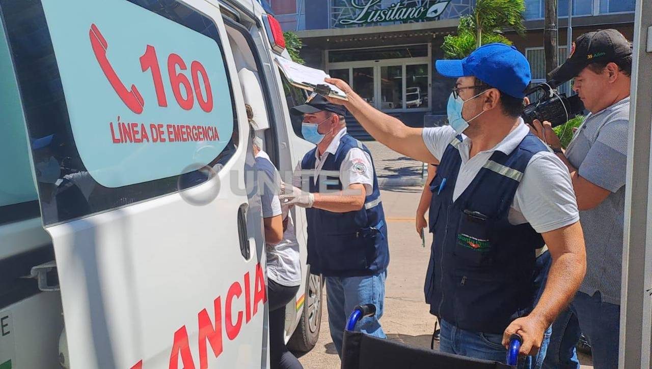 Al menos 12 escolares se desmayaron o vomitaron en una escuela; padres apuntan a intoxicación por la fumigación