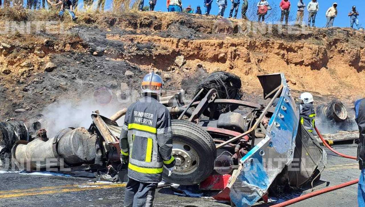 “Se escuchaba gritar ‘auxilio’”, el crudo relato de los testigos del fatal accidente en la ruta nueva Cochabamba-Santa Cruz