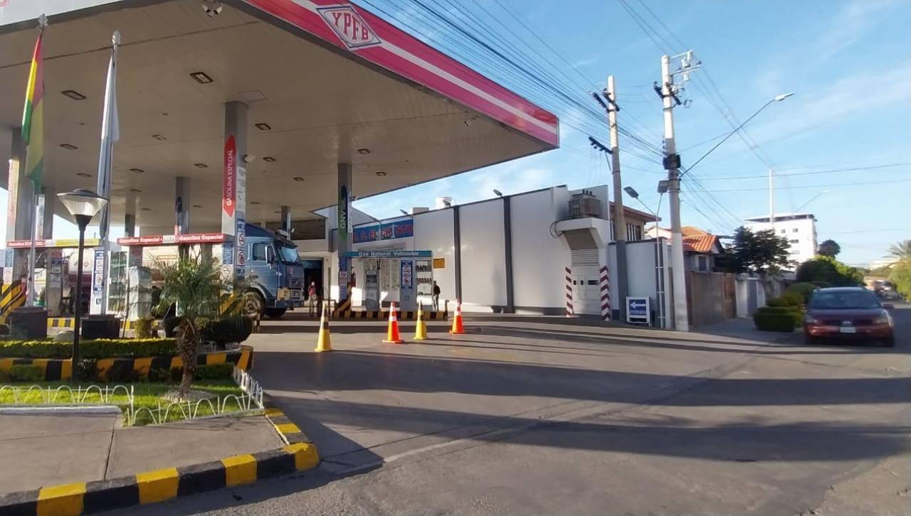 Filas en surtidores: ANH habla de sobredemanda y dice que analizan incrementar más volúmenes de diésel y gasolina