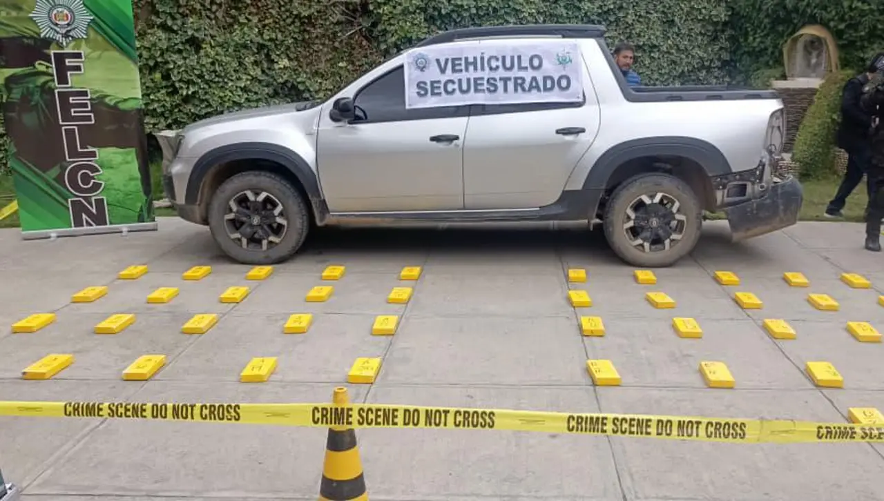 Fuerza antidroga secuestró más de 40 kilos de droga que ingresaban desde Perú; hay dos aprehendidos