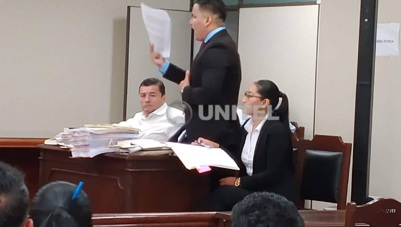 Alcalde cruceño es puesto ante un juez por el caso pavimento; la Fiscalía solicita 180 días de detención preventiva