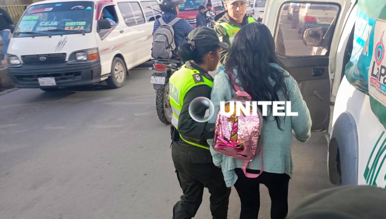 Niña de 4 años fue rescatada de un bar clandestino donde su mamá bebía alcohol, dice la Policía 