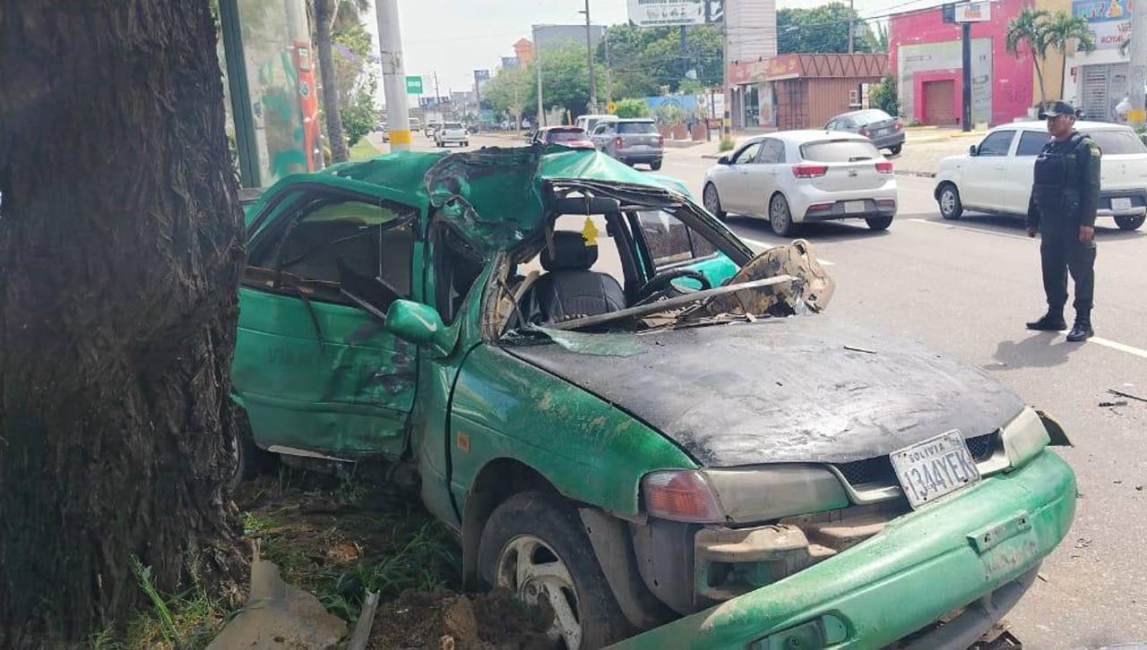 El auto que se estrelló en una persecución policial tenía a bordo un hombre buscado por la Justicia
