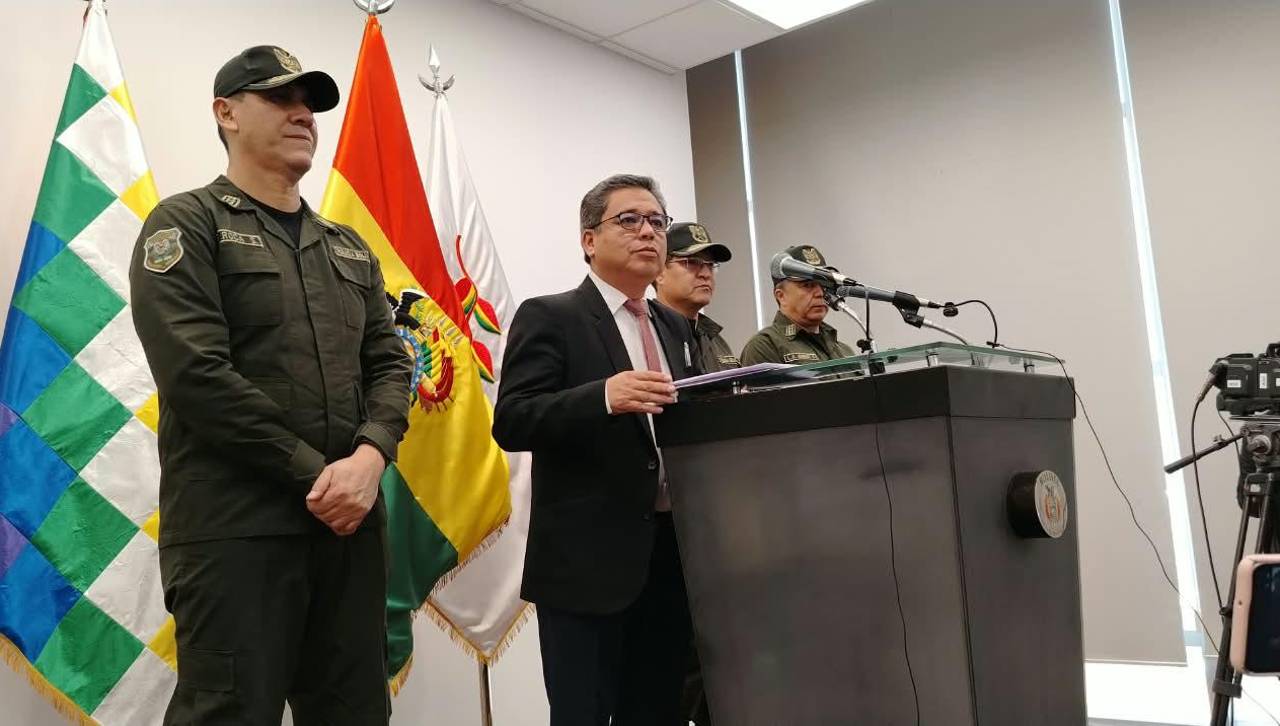 Se analiza el flujo de llamadas y la información de celulares de Mariaca y otros fiscales aprehendidos, dice el Gobierno