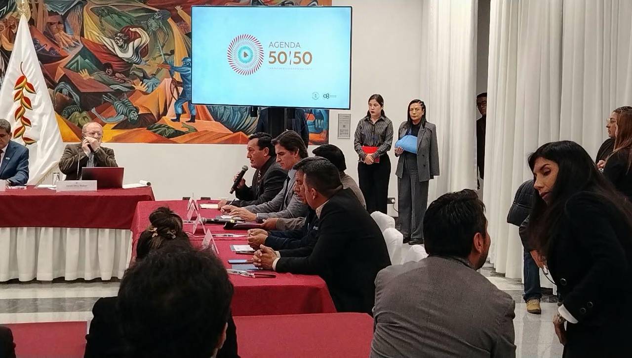 Arranca en La Paz la reunión entre el Gobierno y alcaldes por el modelo 50-50