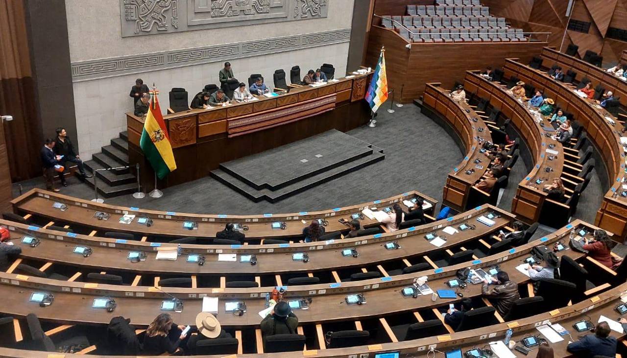 Por falta de quorum, suspenden sesión de la ALP en la que se iba a tratar crédito por $us 100 millones