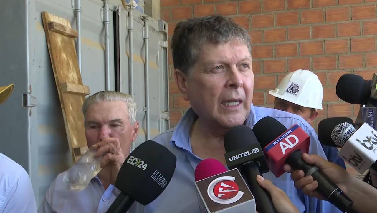 “Pedimos disculpas”: la respuesta del ministro de Hidrocarburos por las filas que llevan semanas en los surtidores