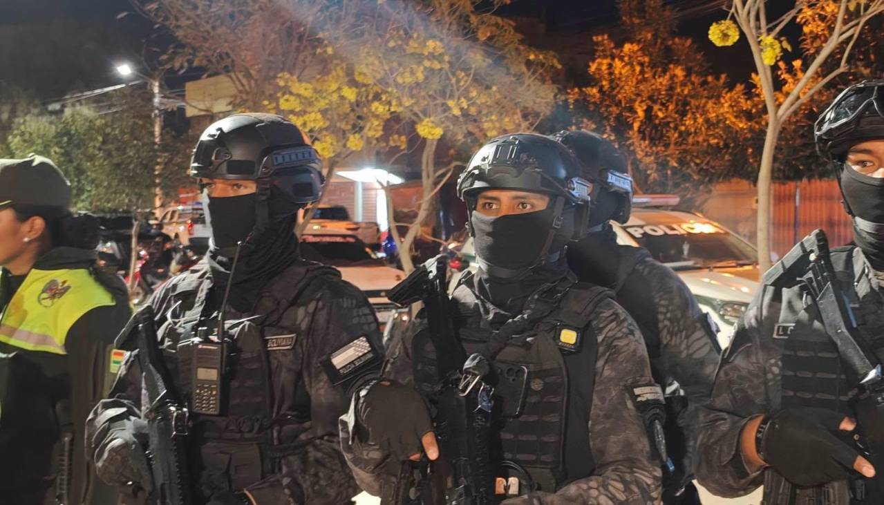 Caso Cerimedo: Hallan dinero, maletas y un teléfono satelital en allanamientos en La Paz 