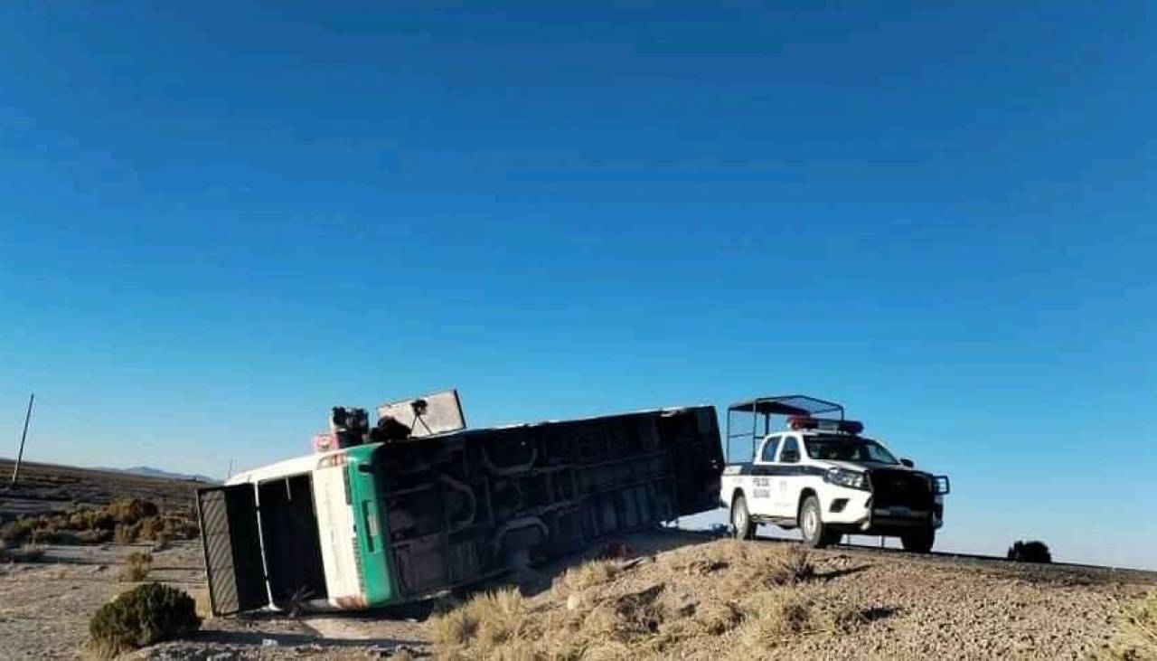 Otro accidente fatal en Bolivia: Dos muertos y más de 30 heridos en carretera cerca de Uyuni