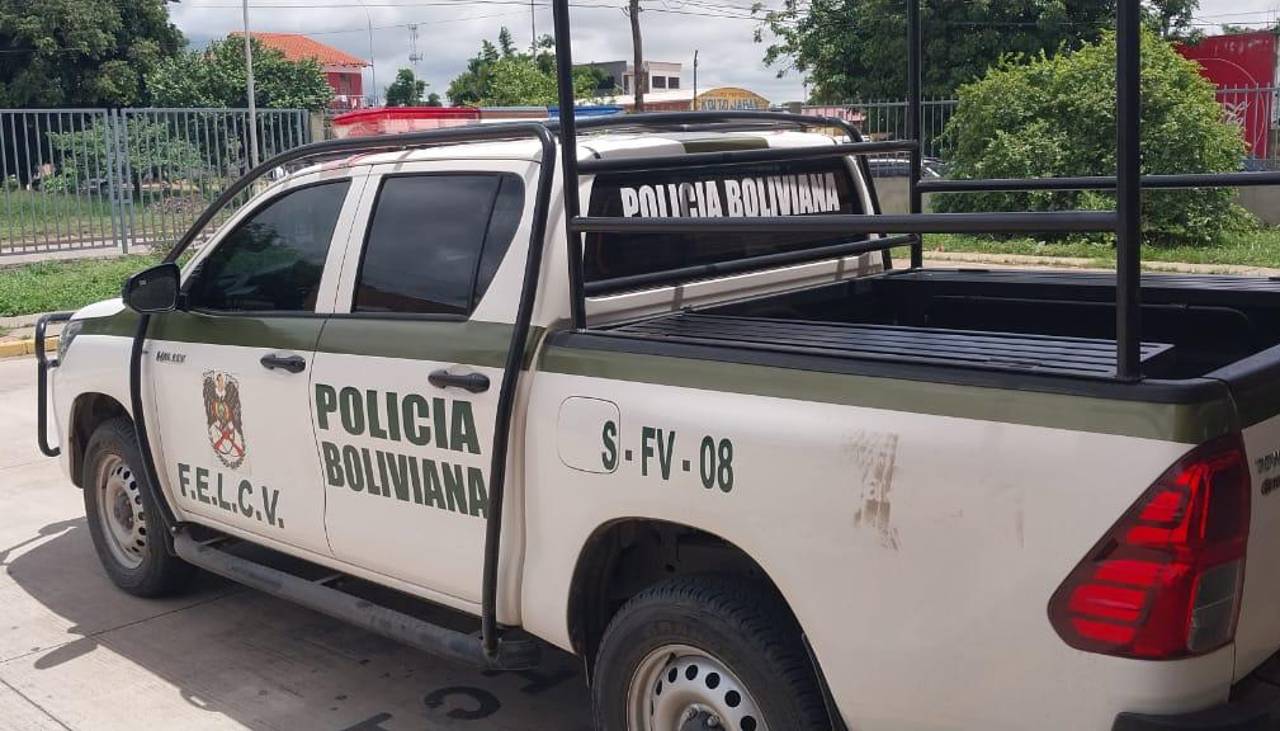 Sujeto enmanilló y prendió fuego a su esposa y luego se dio a la fuga, un niño también fue afectado