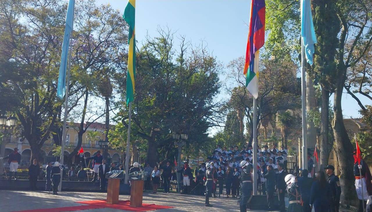 Autoridades inician actividades por la efeméride de Cochabamba con actos por el Día del Himno al departamento