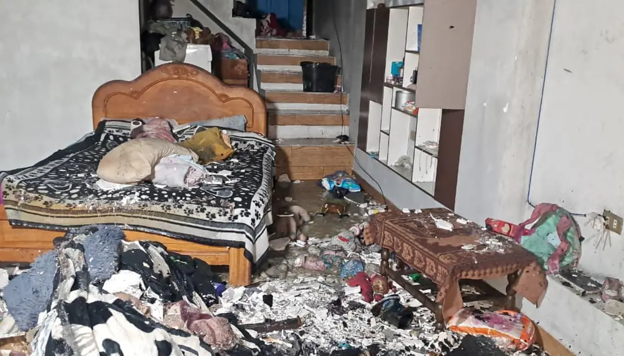 Niño fue rescatado de un incendio en una lavandería en Cochabamba