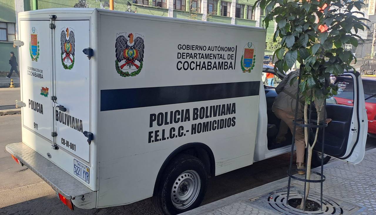 Investigan la muerte de una mujer que cayó de un edificio en Cochabamba