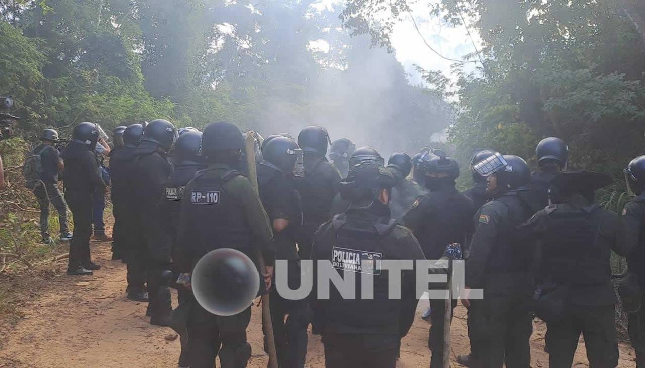 Policía gasifica a movilizados en operativo para retomar el control en pozo petrolero que fue tomado en Santa Rosa del Sara