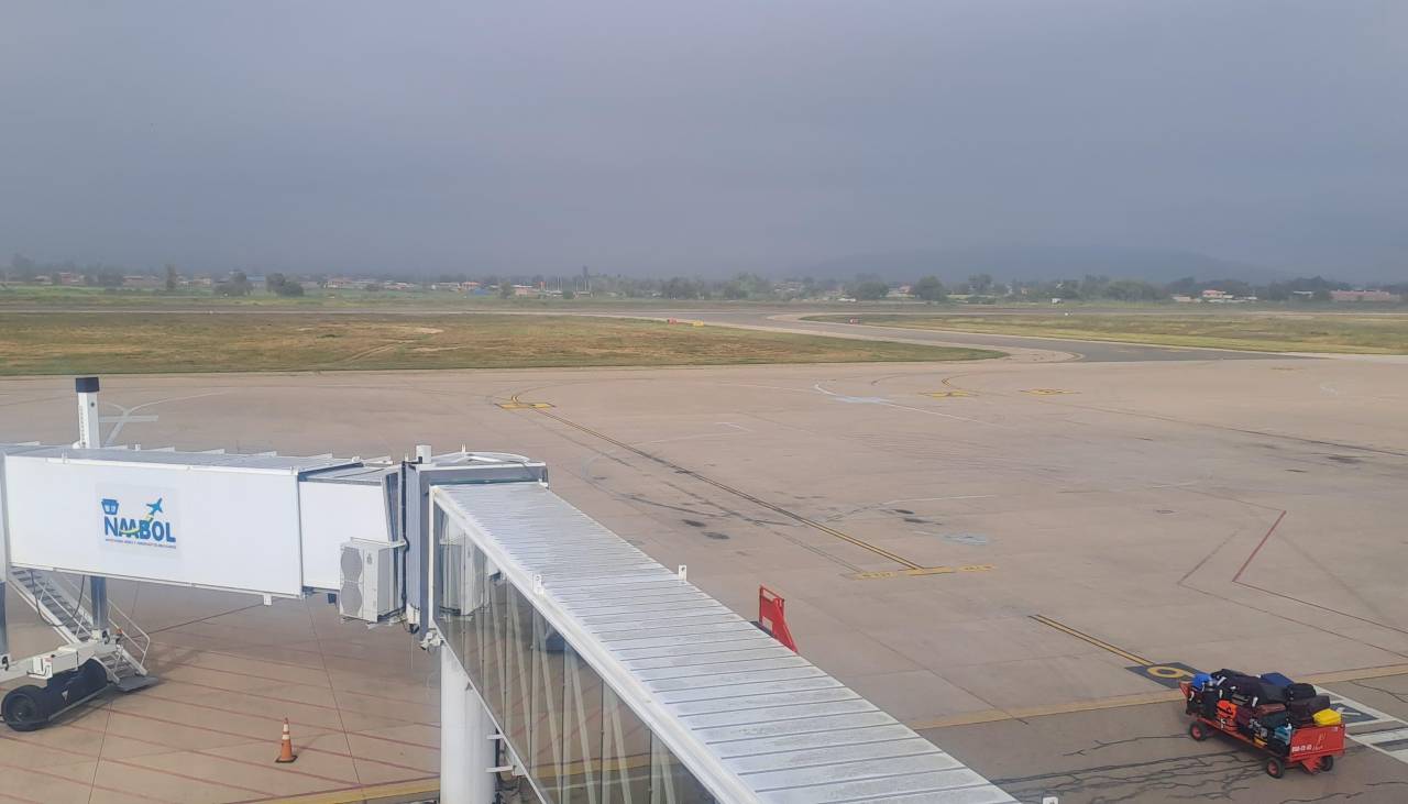 Avión con pasajeros enfrentó problemas técnicos en pleno vuelo y tuvo que retornar al aeropuerto de Cochabamba
