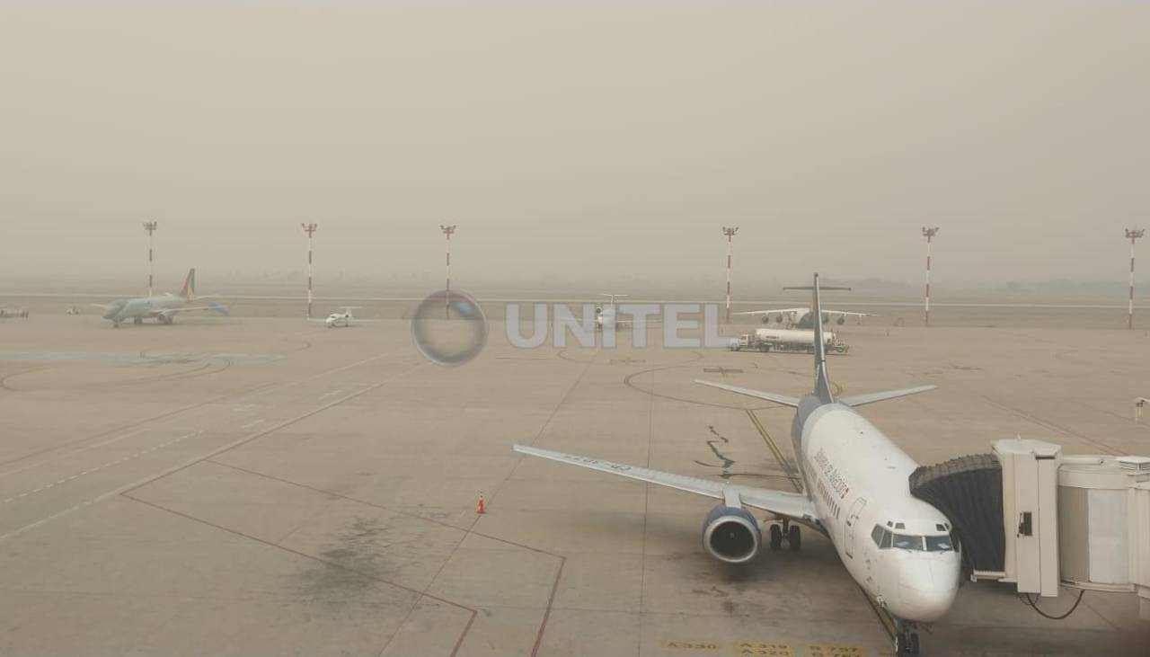 Aeropuerto Internacional de Viru Viru suspende despegues de vuelos por la intensa humareda