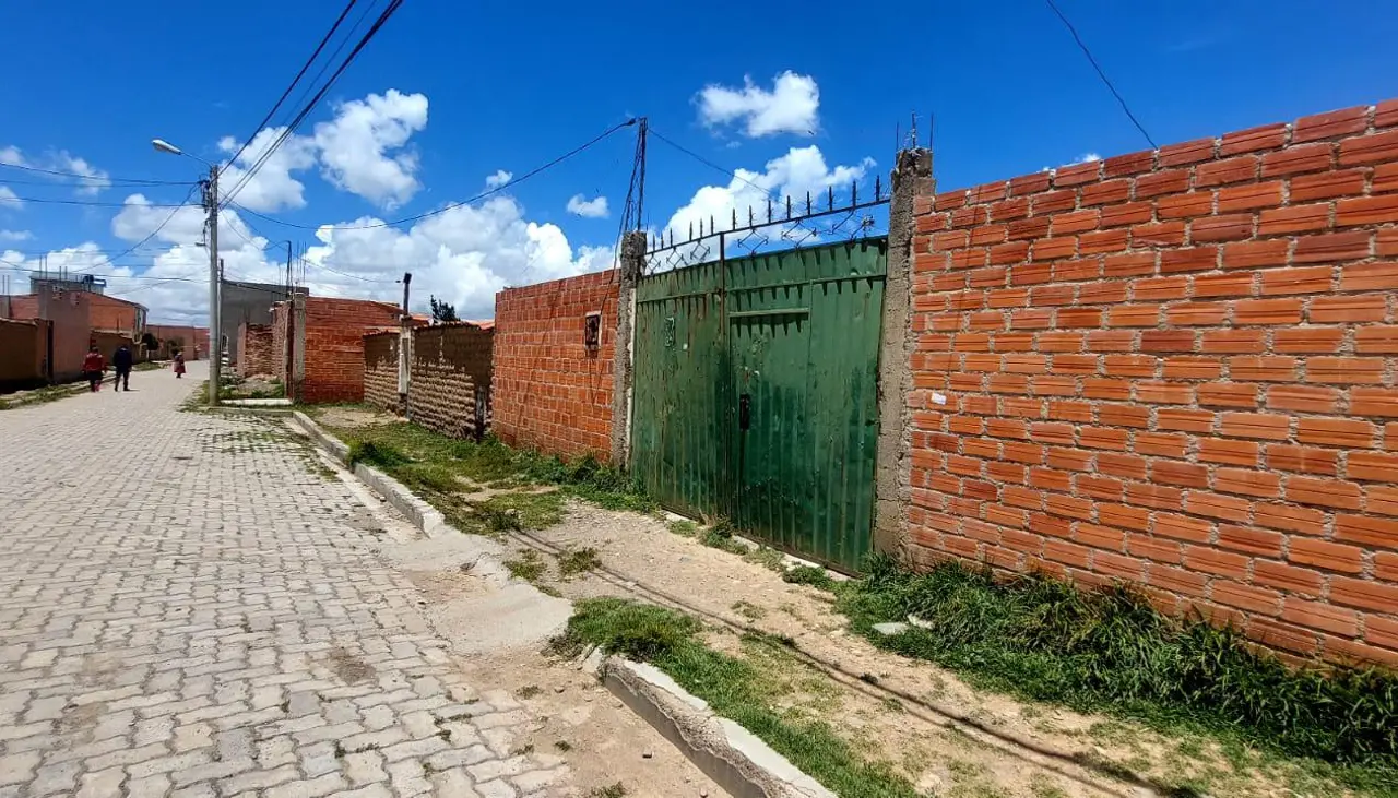 Adolescente fue maniatada por ladrones que ingresaron a su casa a buscar oro y dinero, denuncian vecinos de El Alto