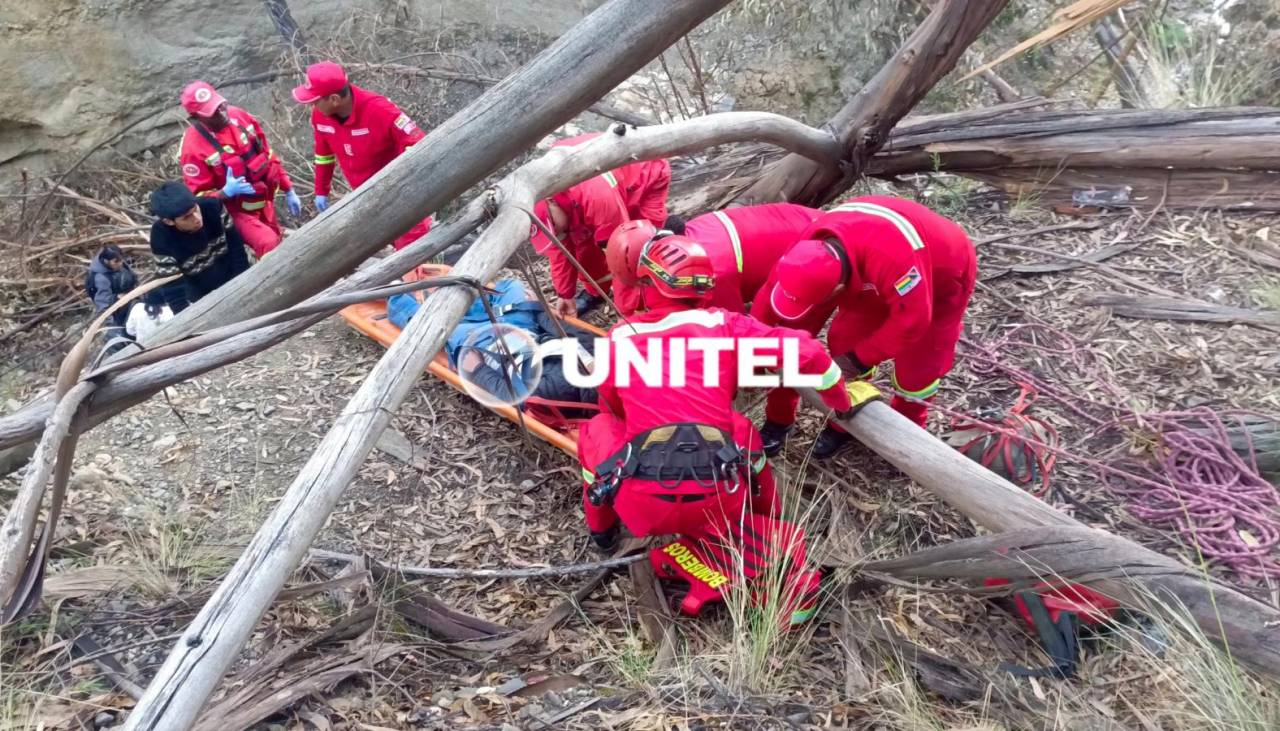 La Paz: Tres adolescentes terminaron lesionados tras caer a un riachuelo del parque Pura Pura