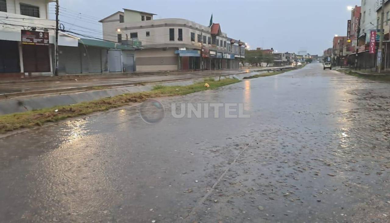 Una persistente lluvia afecta a Santa Cruz desde la madrugada ¿Hasta cuándo lloverá?