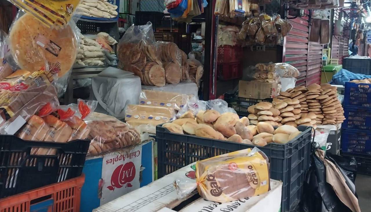 El precio del pan se mantiene pero “llega más pequeño”, señalan vecinos en Cochabamba