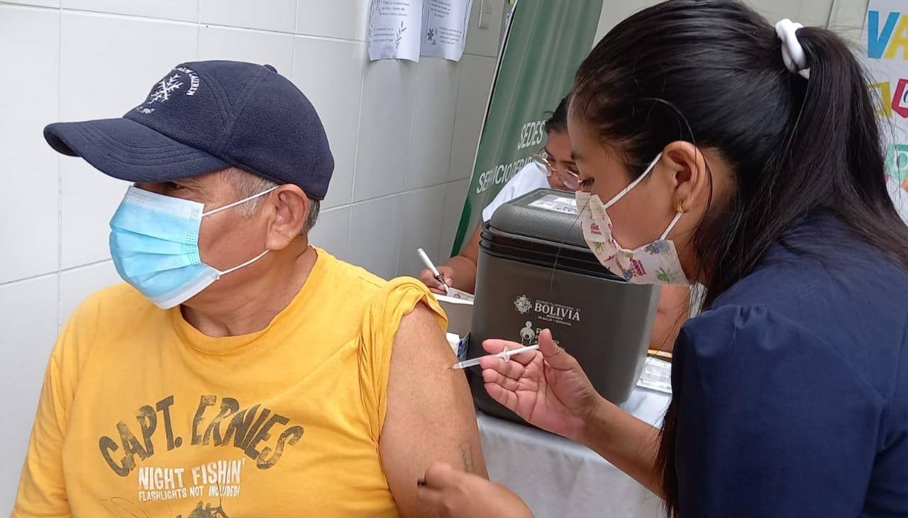 Influenza: Gobierno anuncia la llegada de 2,5 millones de vacunas, aunque no precisa la fecha