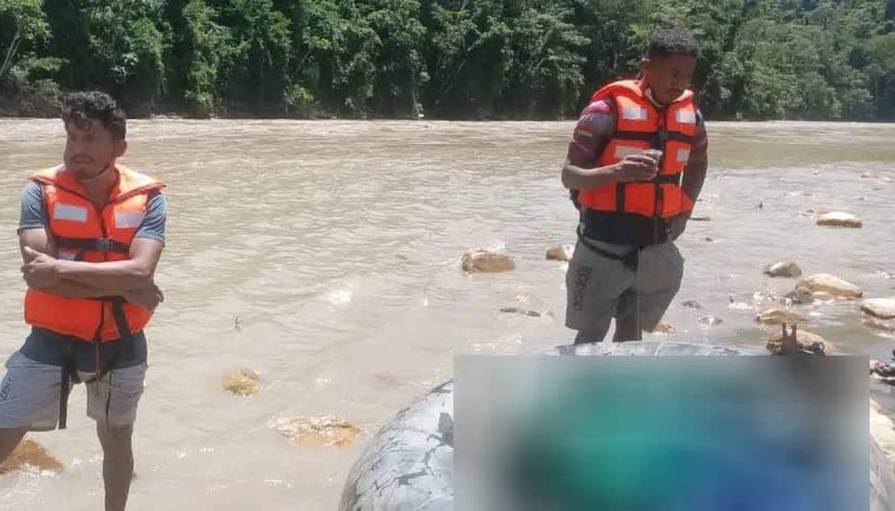 La Paz: Hallan un hombre sin vida en un río de los Yungas; Bomberos sospecha que estaba reportado como desaparecido 