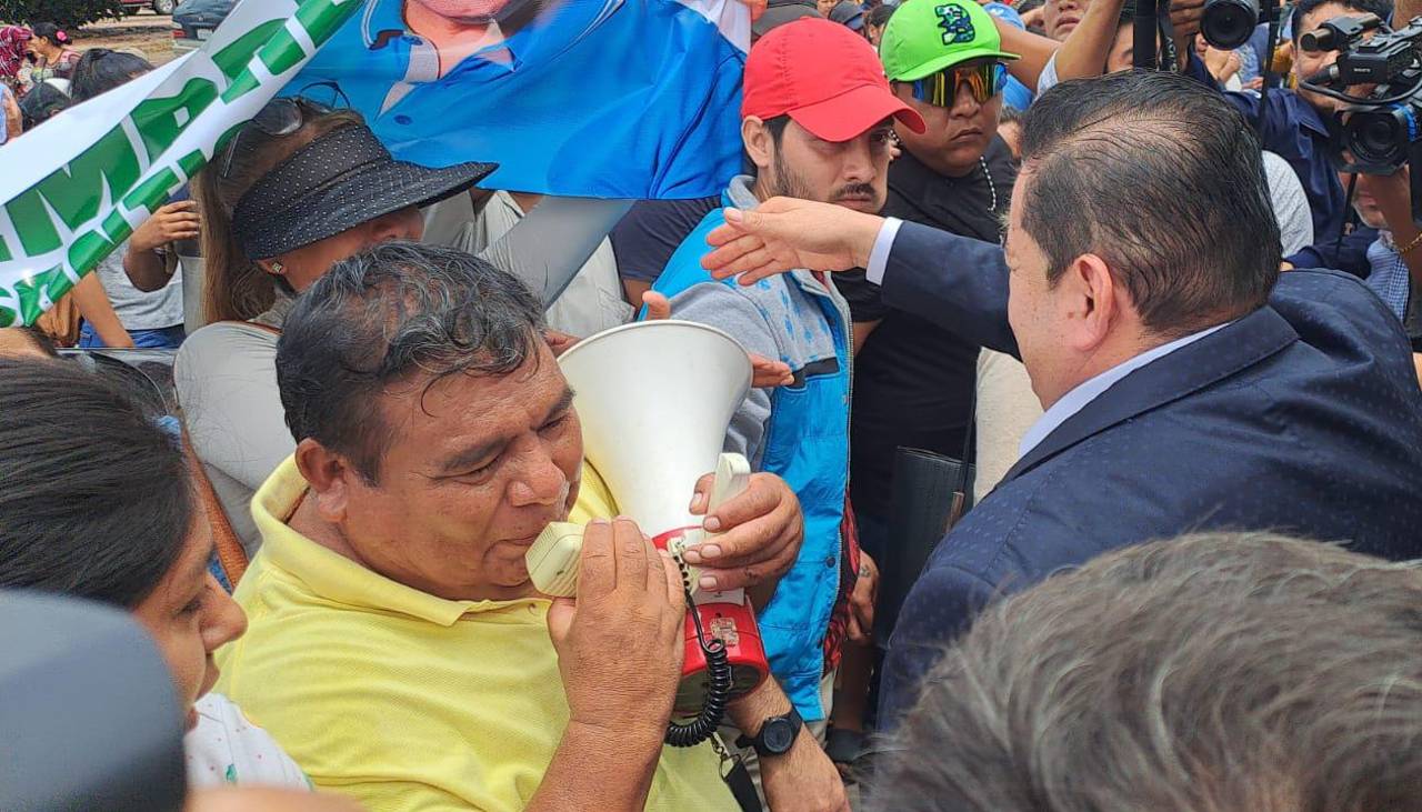 Caso pavimento: Alcalde Fernández llega a declarar y a su ingreso dice que no cree ser aprehendido