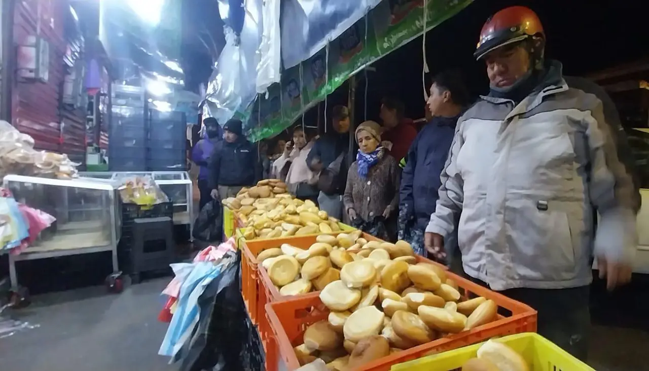 Pese al compromiso de los panificadores, la venta de pan de batalla es irregular en La Paz y Cochabamba tras el paro