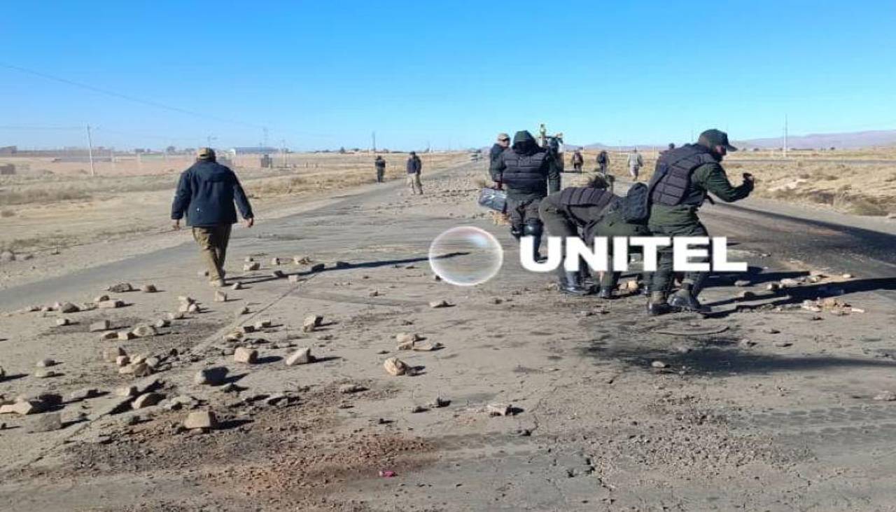 Operativo en marcha: “La ruta La Paz - Oruro está expedita”; reportan menos de 20 bloqueos en el segundo día de Estado de excepción 