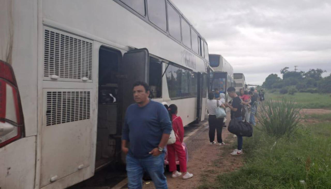 “Estamos perjudicados, bloquean por todo y nada”: Viajeros reclaman por la medida que se cumple en San Julián