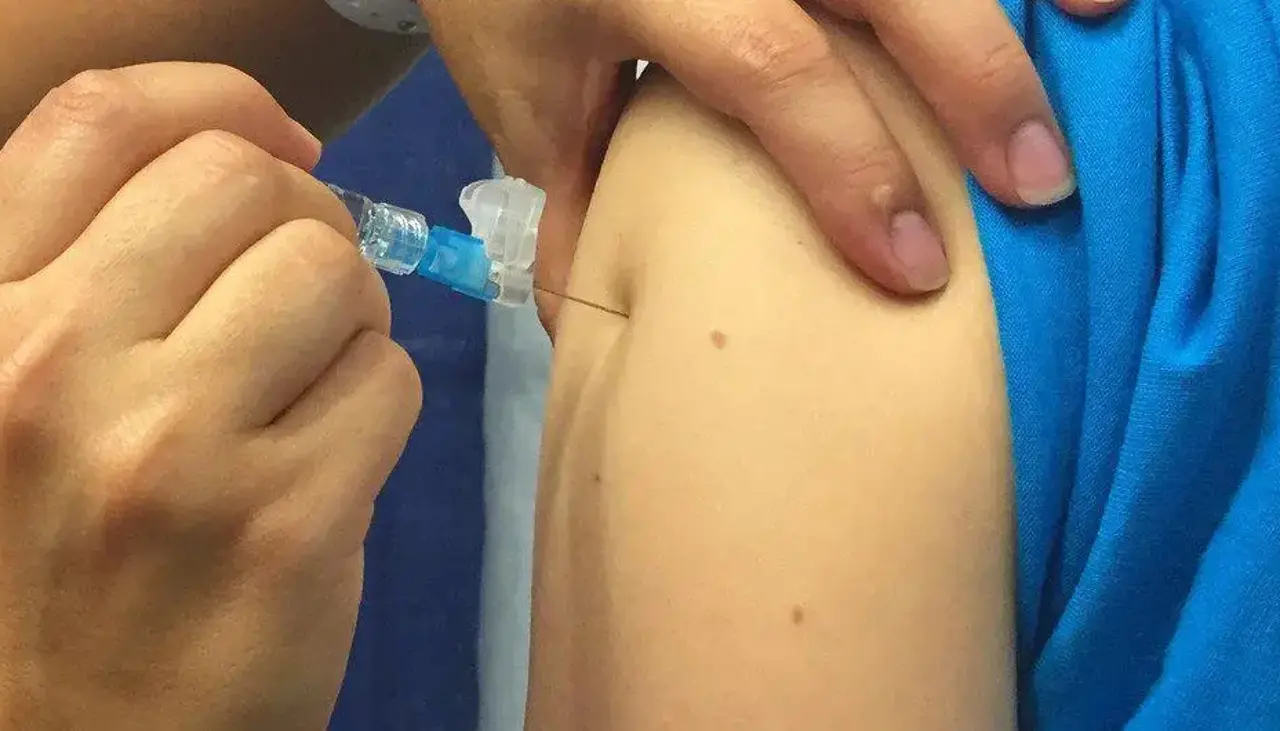 Disponen tolerancia de dos horas para trabajadores que acudan a recibir vacuna contra la influenza