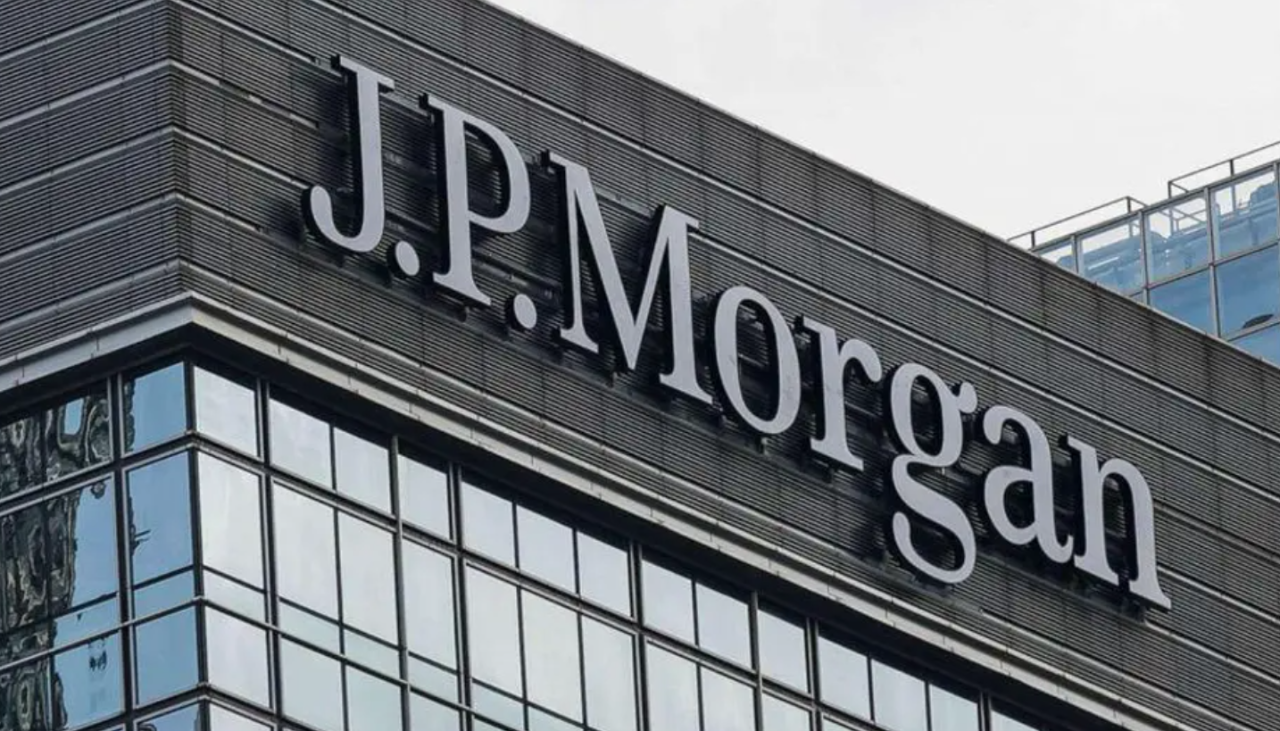 Riesgo país de Bolivia cae a 854 puntos, su nivel más bajo desde marzo de 2023, según economista 