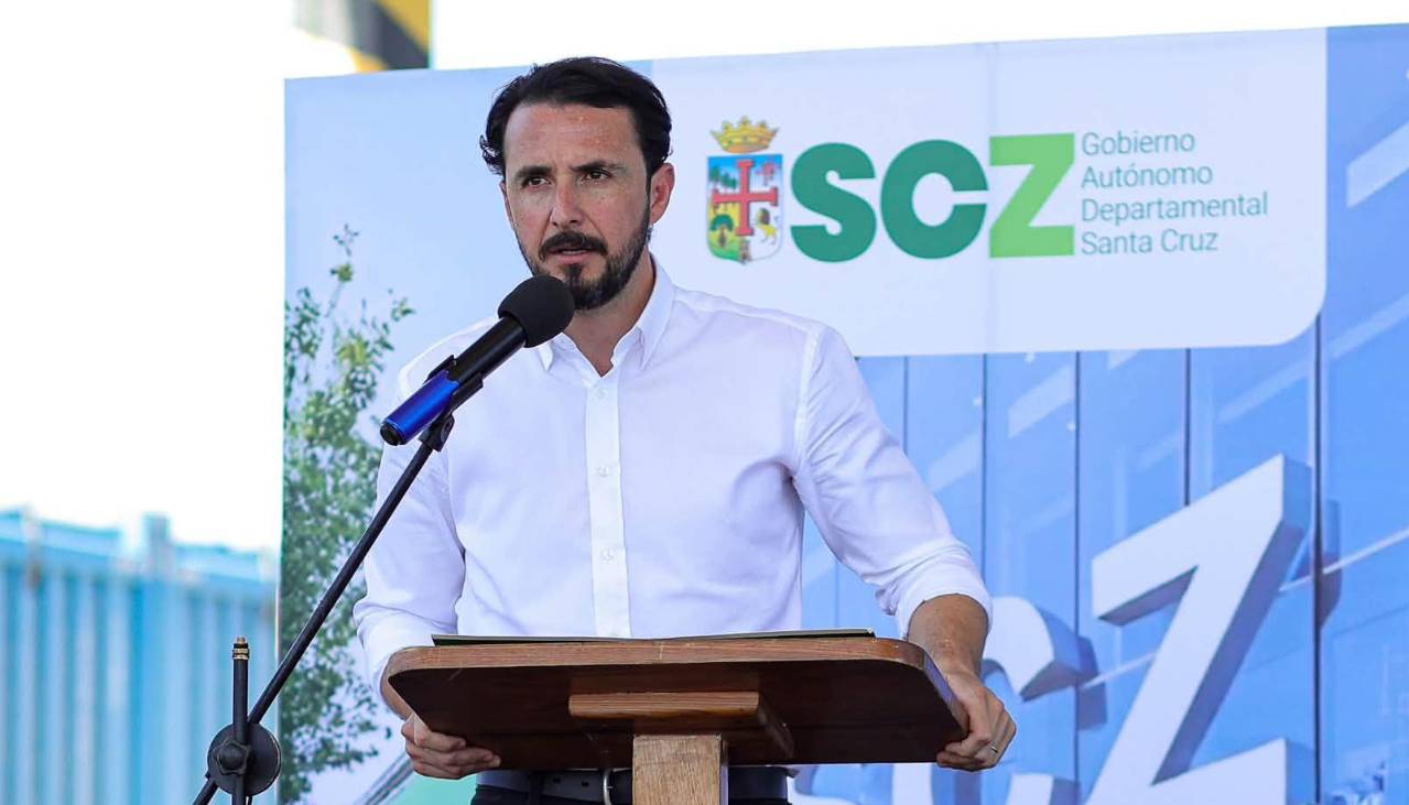 Velasco dice que Paz se comprometió a quitar la subvención a combustibles y plantea que se mantenga para el transporte público