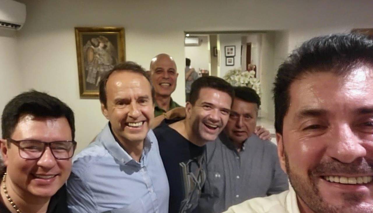 Tuto suma a Gary Añez a su equipo, según Guido Nayar que compartió una foto en las redes