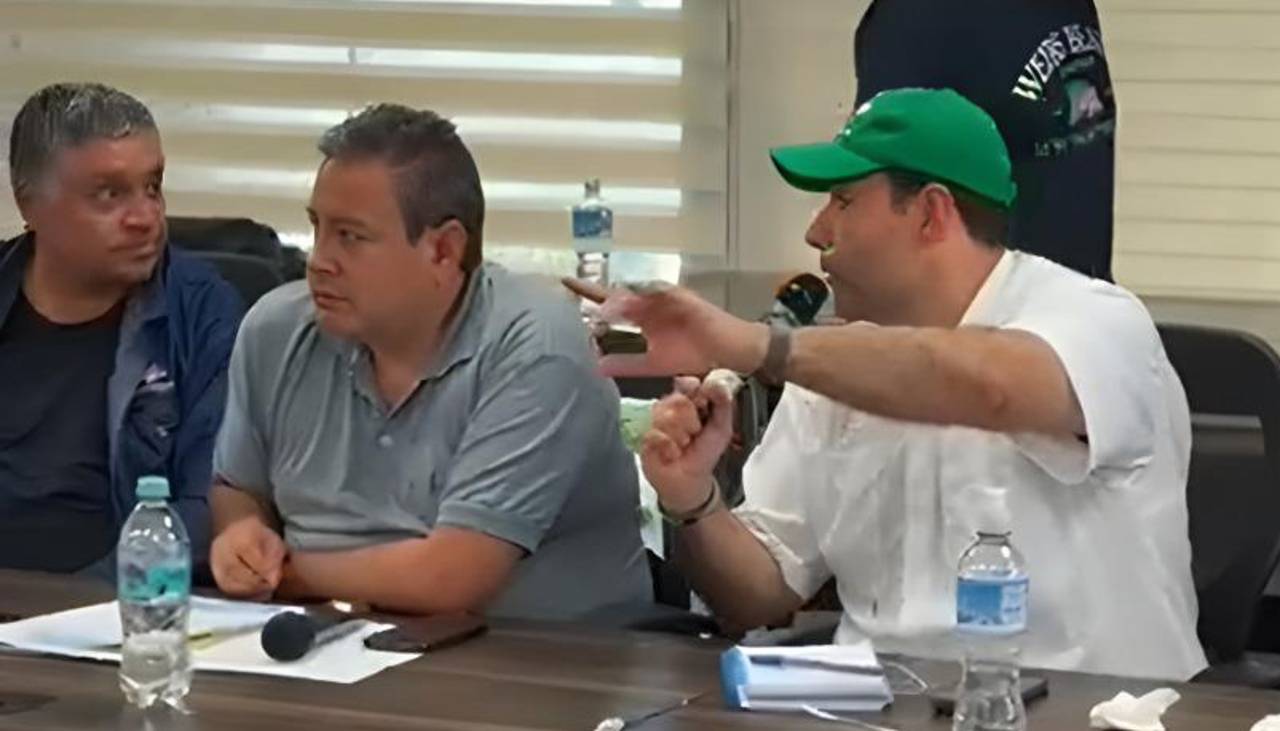 Vicepresidente cívico abandonó reunión con YPFB tras discusión con directivo