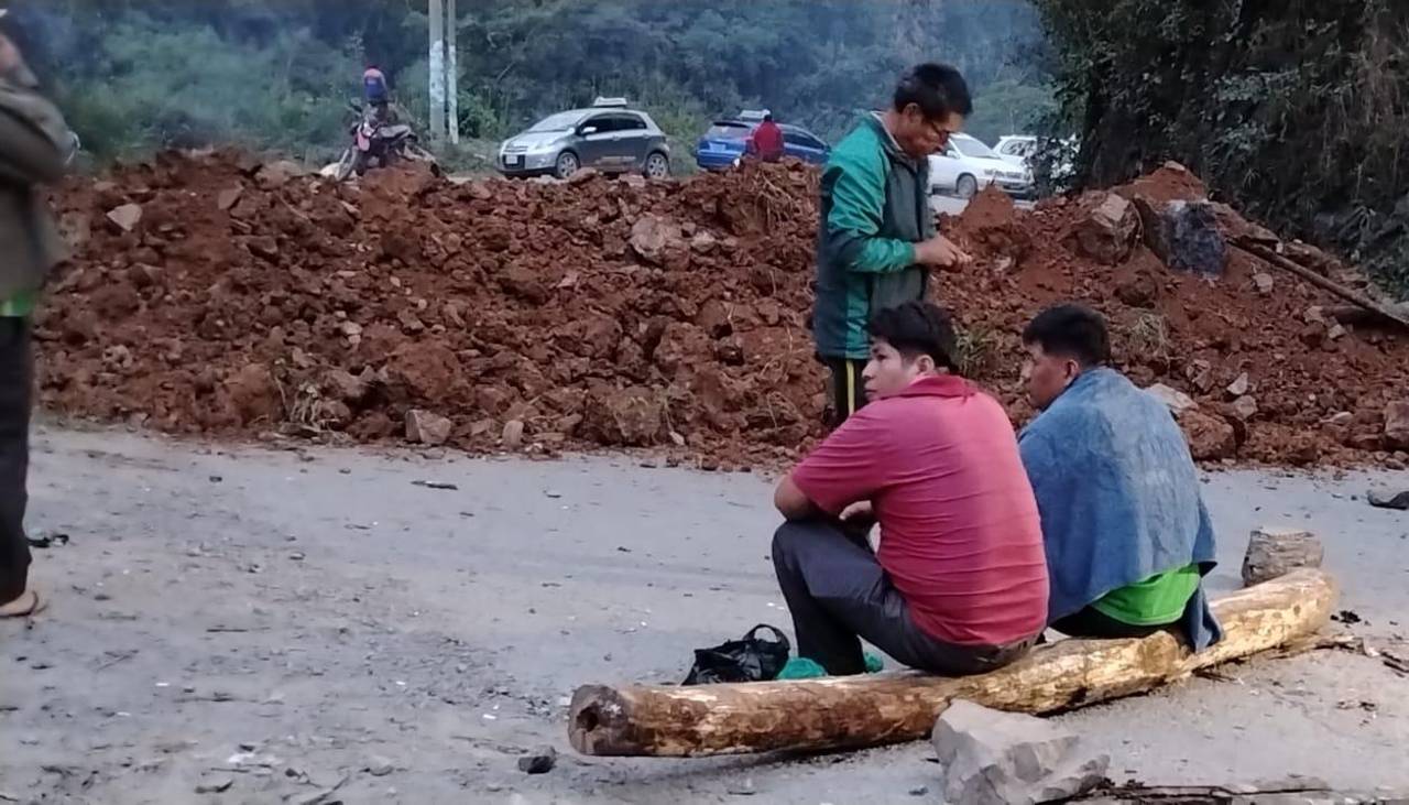 El transporte pesado activa bloqueos en El Alto por los problemas con el diésel