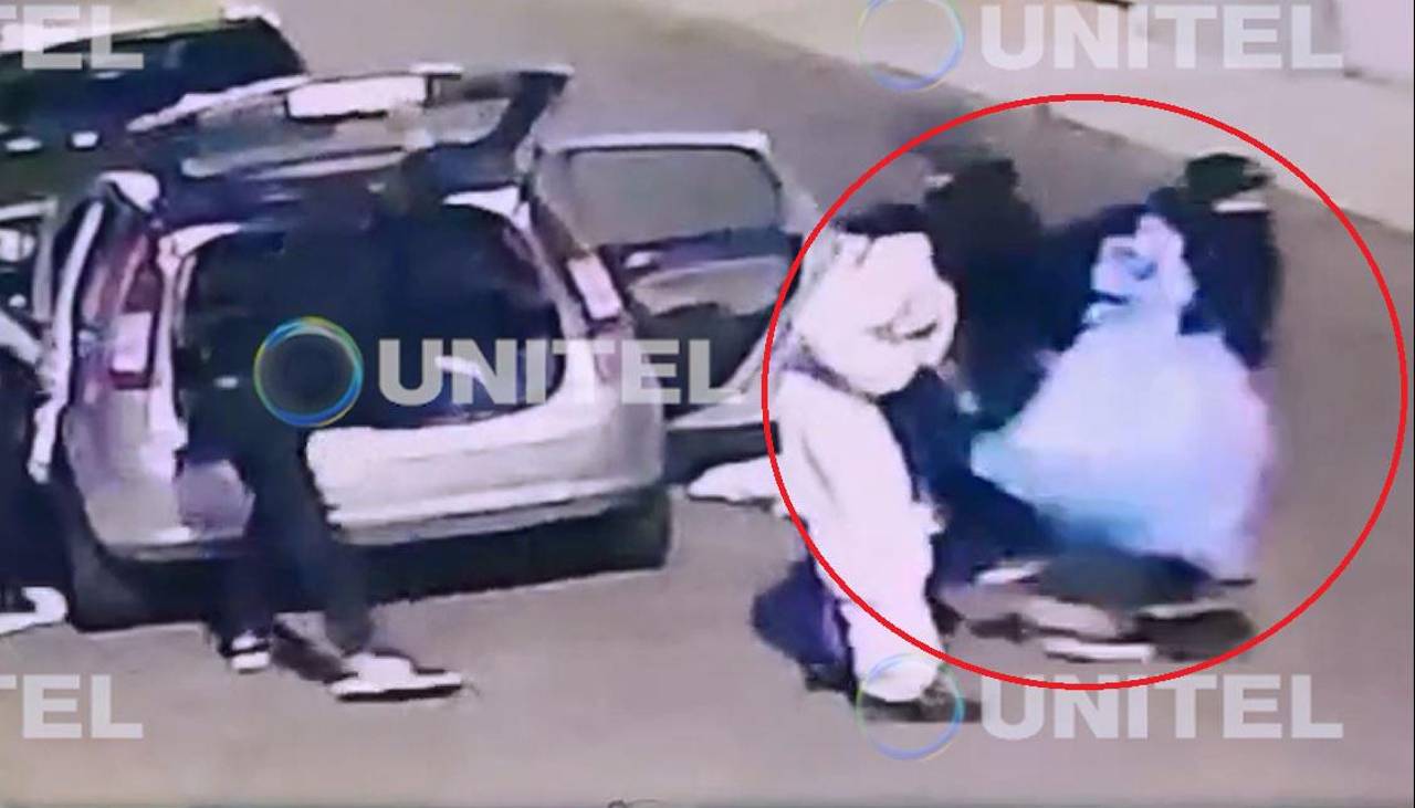 Sale a la luz video que muestra a los atracadores de la joyería en Cochabamba quitándose sus overoles blancos