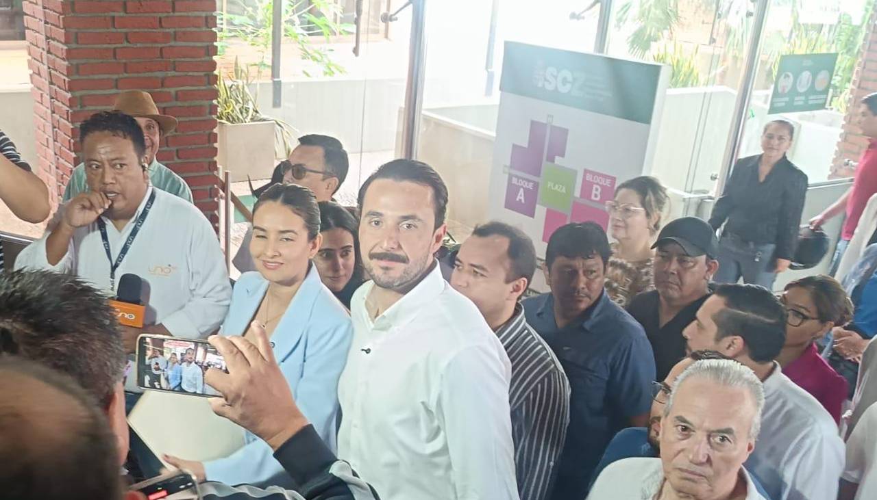 Santa Cruz: Velasco y Aguirre entregan carta para activar la transición en la Gobernación; Camacho presenta a su comisión